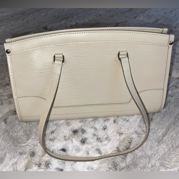 Authentic Louis Vuitton Madeleine PM Epi Ivory Leather Shoulder Bag - Picture 3 of 12